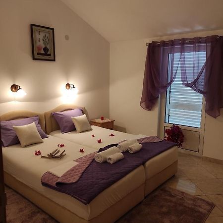 Apartmani Steni Sveti Stefan Exteriör bild