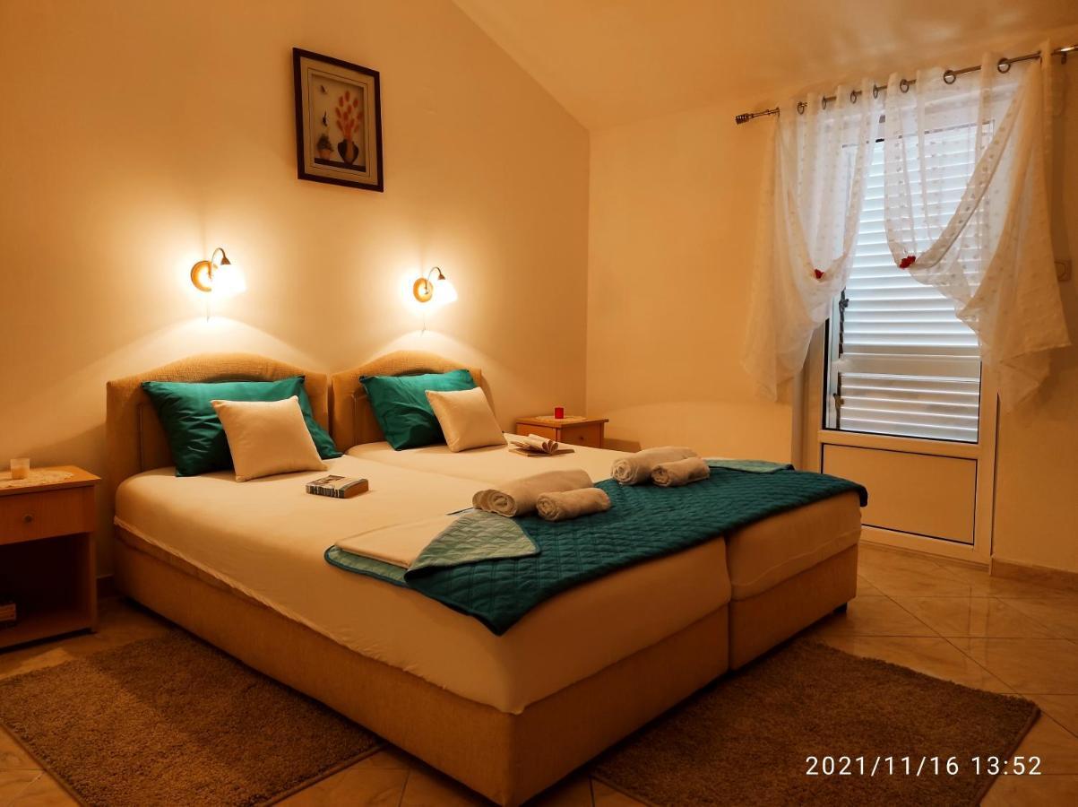 Apartmani Steni Sveti Stefan Exteriör bild