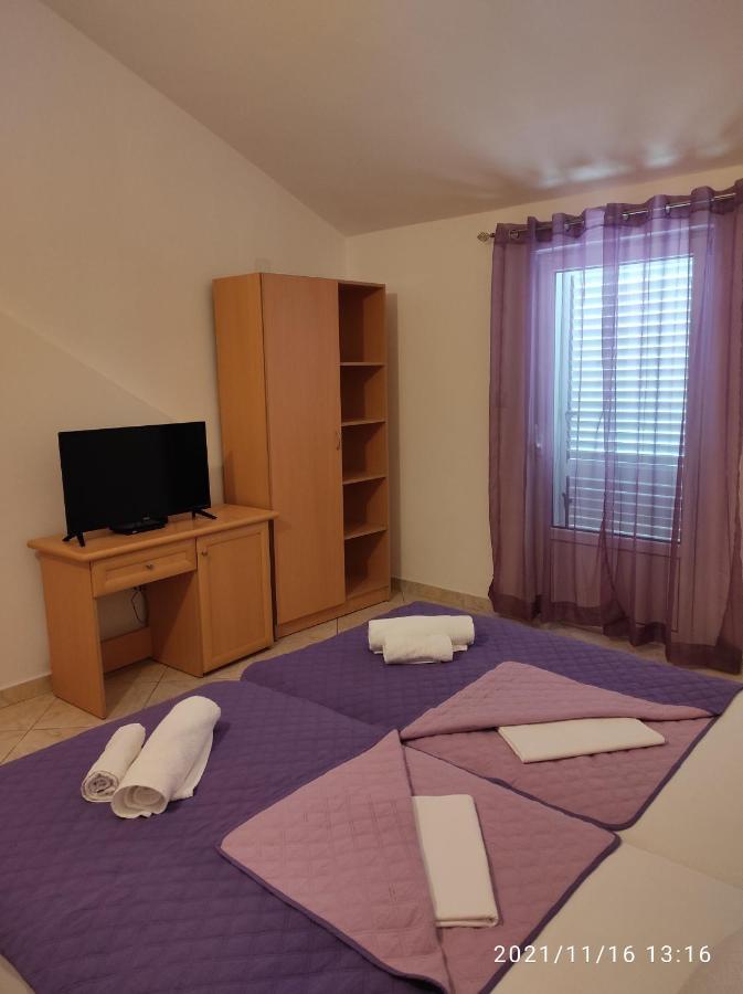 Apartmani Steni Sveti Stefan Exteriör bild