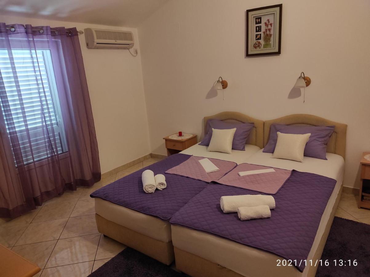 Apartmani Steni Sveti Stefan Exteriör bild