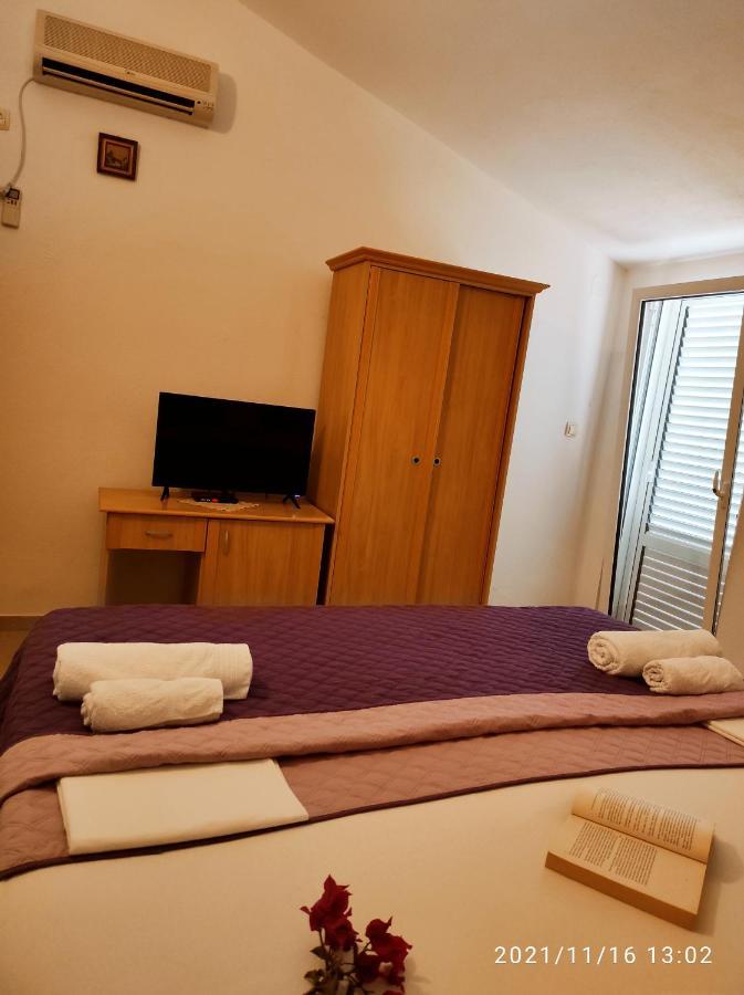Apartmani Steni Sveti Stefan Exteriör bild