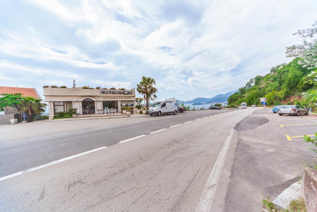 Apartmani Steni Sveti Stefan Exteriör bild