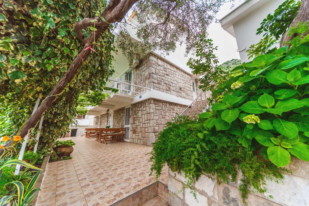 Apartmani Steni Sveti Stefan Exteriör bild
