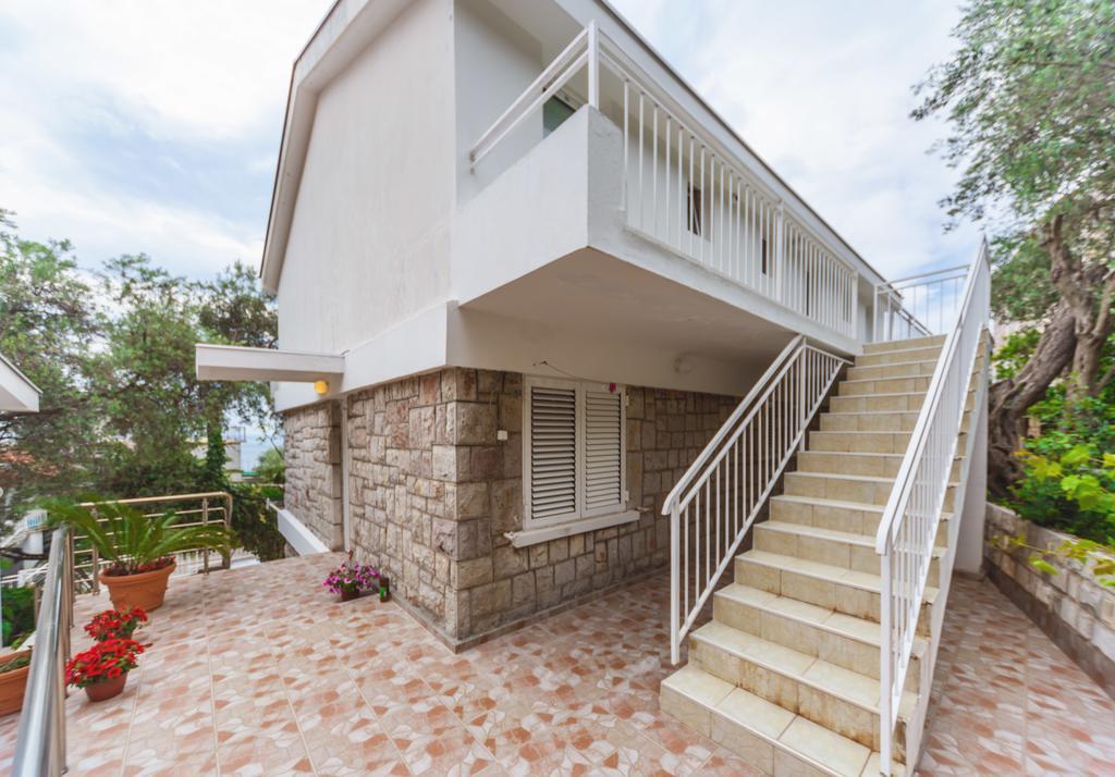 Apartmani Steni Sveti Stefan Exteriör bild