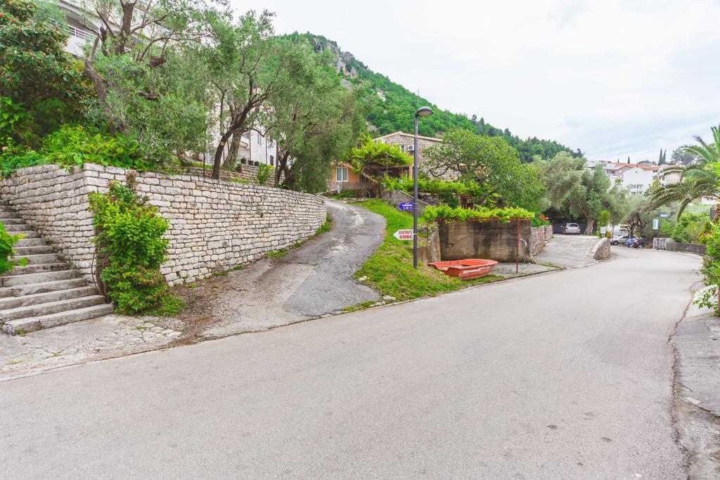 Apartmani Steni Sveti Stefan Exteriör bild