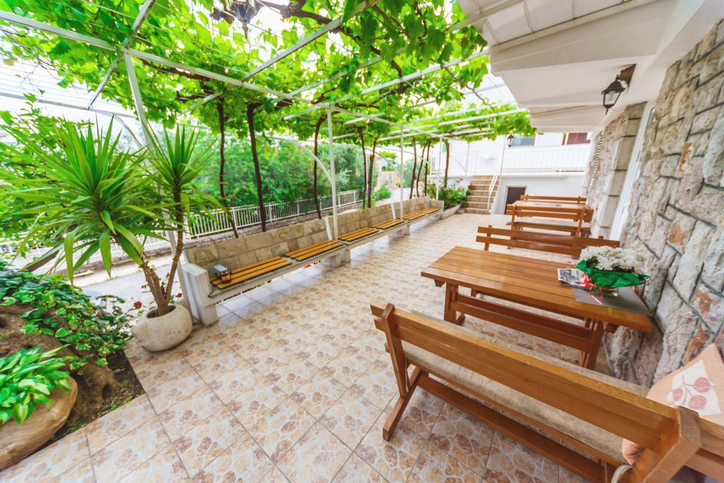 Apartmani Steni Sveti Stefan Exteriör bild