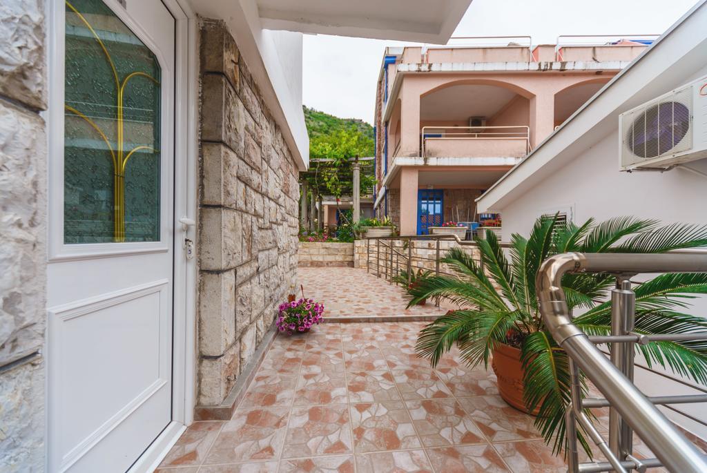 Apartmani Steni Sveti Stefan Exteriör bild