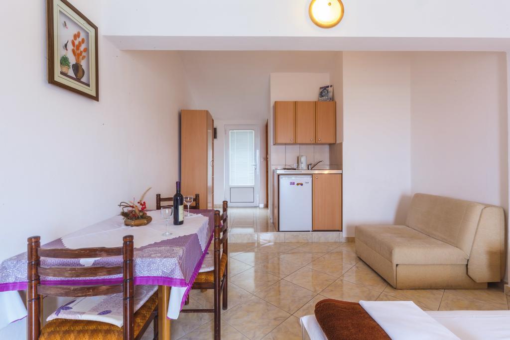 Apartmani Steni Sveti Stefan Exteriör bild