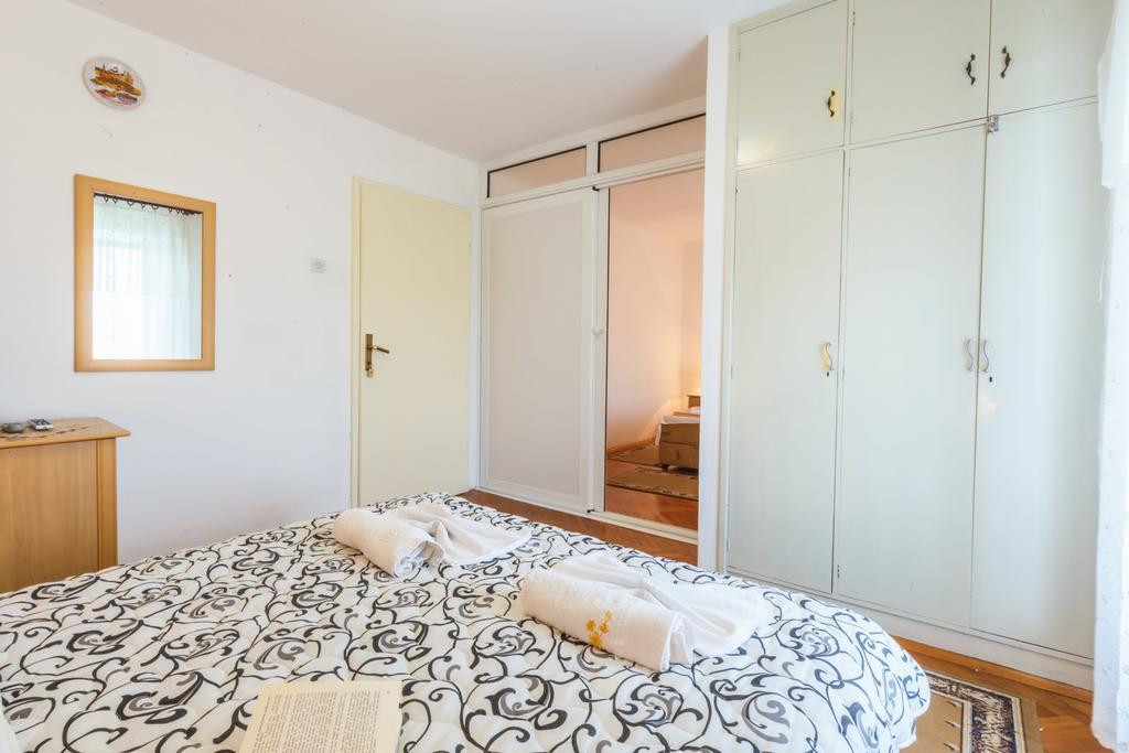 Apartmani Steni Sveti Stefan Exteriör bild