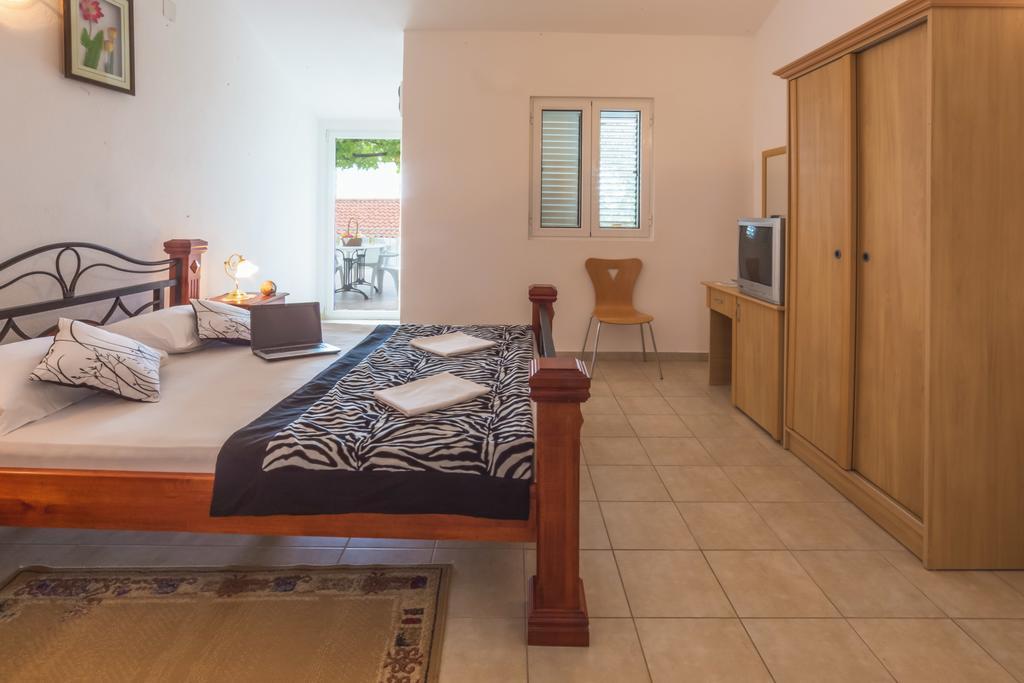 Apartmani Steni Sveti Stefan Exteriör bild
