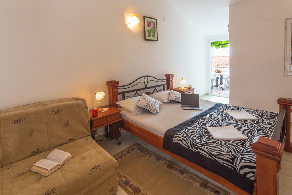 Apartmani Steni Sveti Stefan Exteriör bild