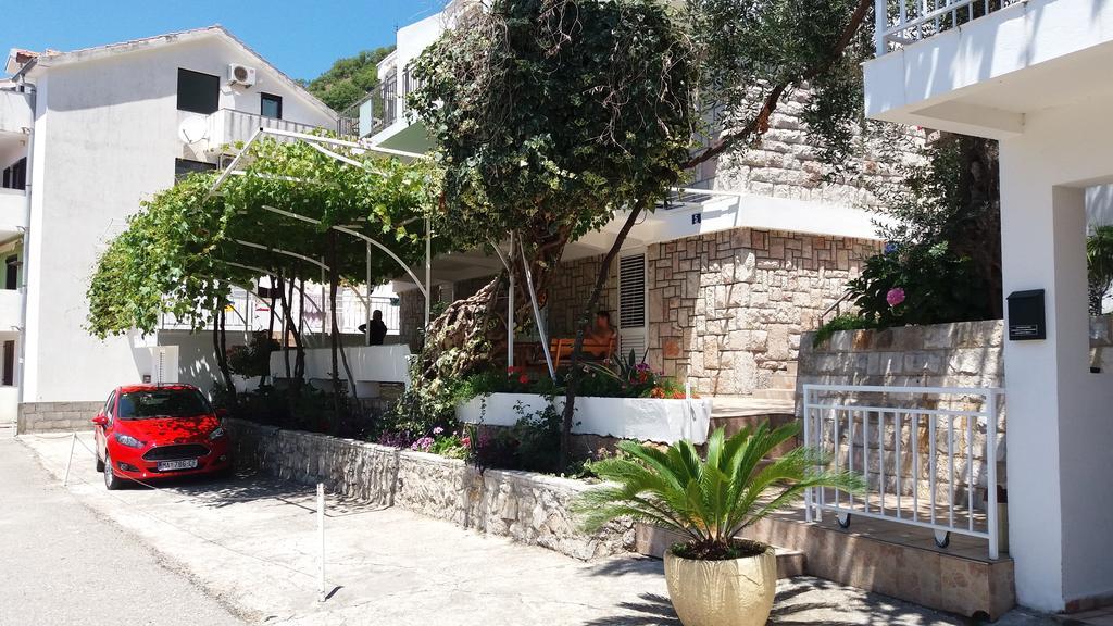 Apartmani Steni Sveti Stefan Exteriör bild