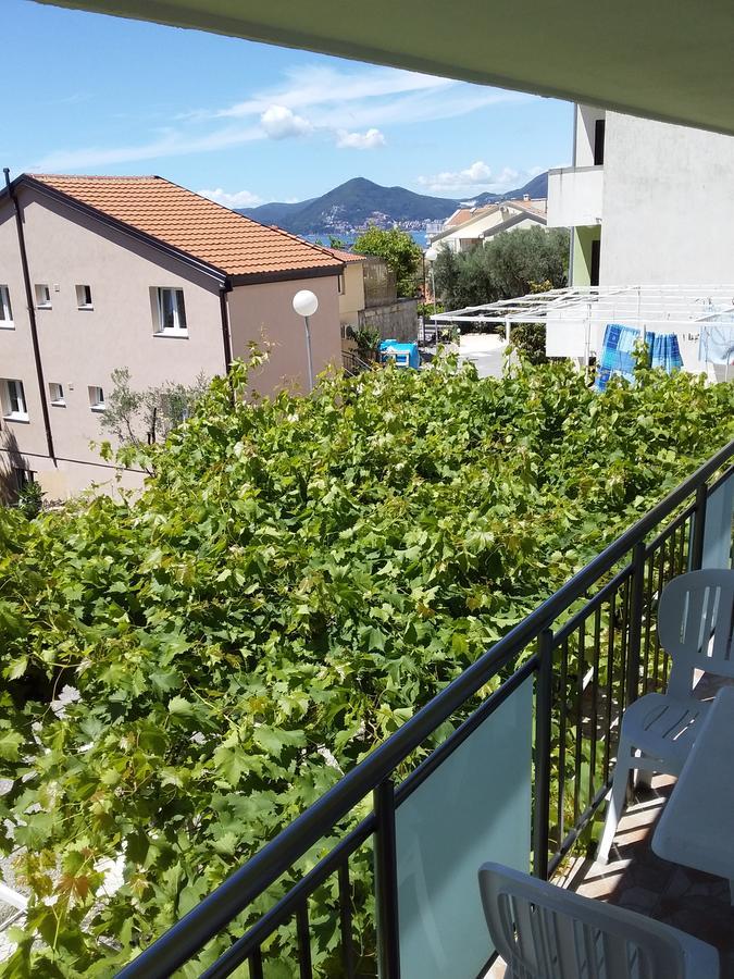Apartmani Steni Sveti Stefan Exteriör bild